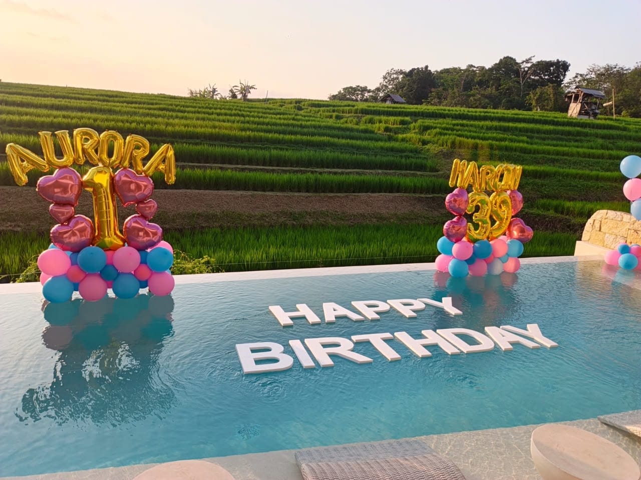 Customer photo review of 🎈 Pool Balloon Decoration Setup