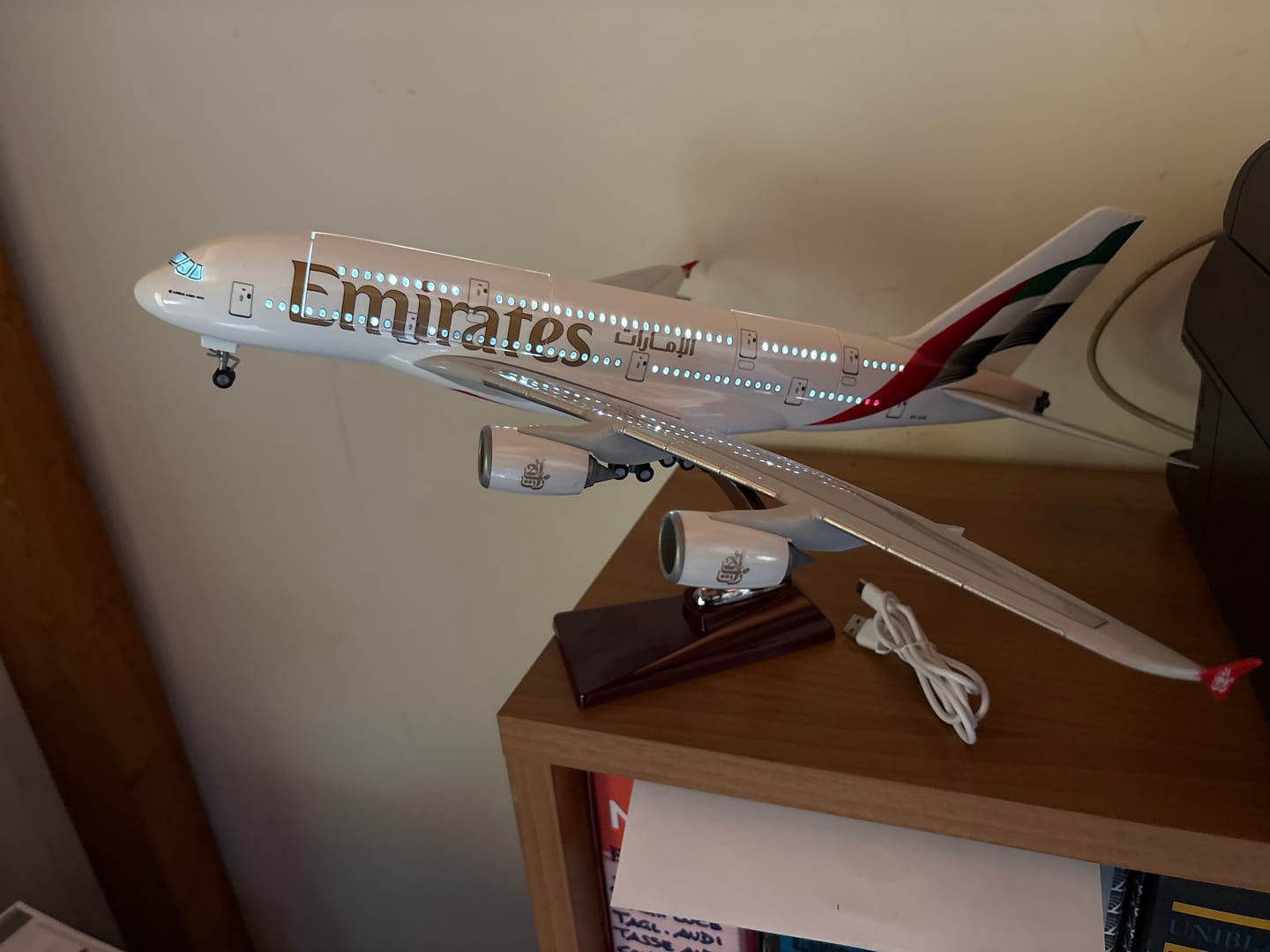 Customer photo review of Emirates Airbus A380 1:160 Scale Model