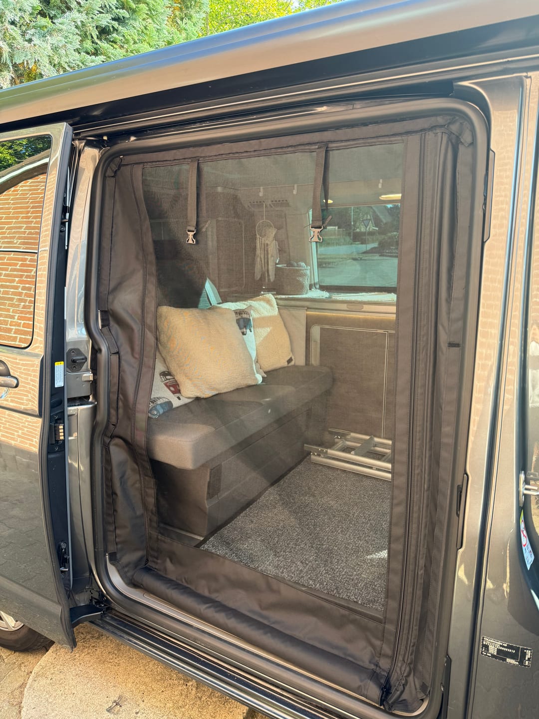 Customer photo review of VEMOCA Premium Fliegennetz VW T5-T6.1