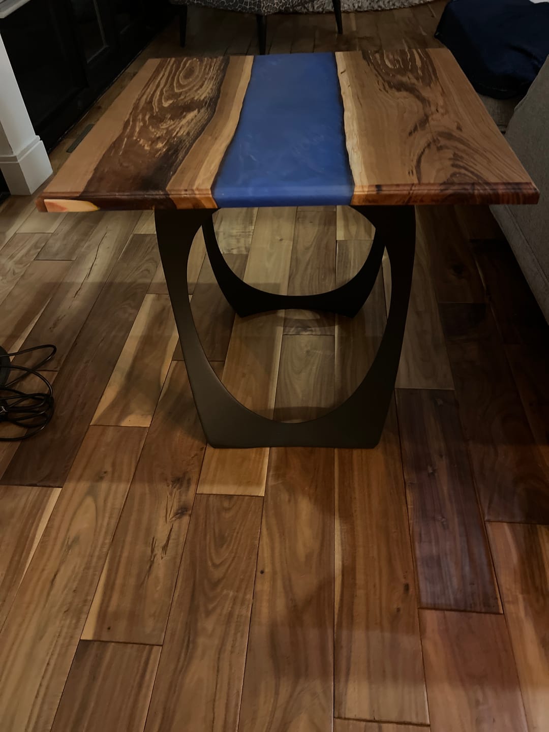 Customer photo review of End Table Legs 218 Cleo 20" H Unique Metal Furniture