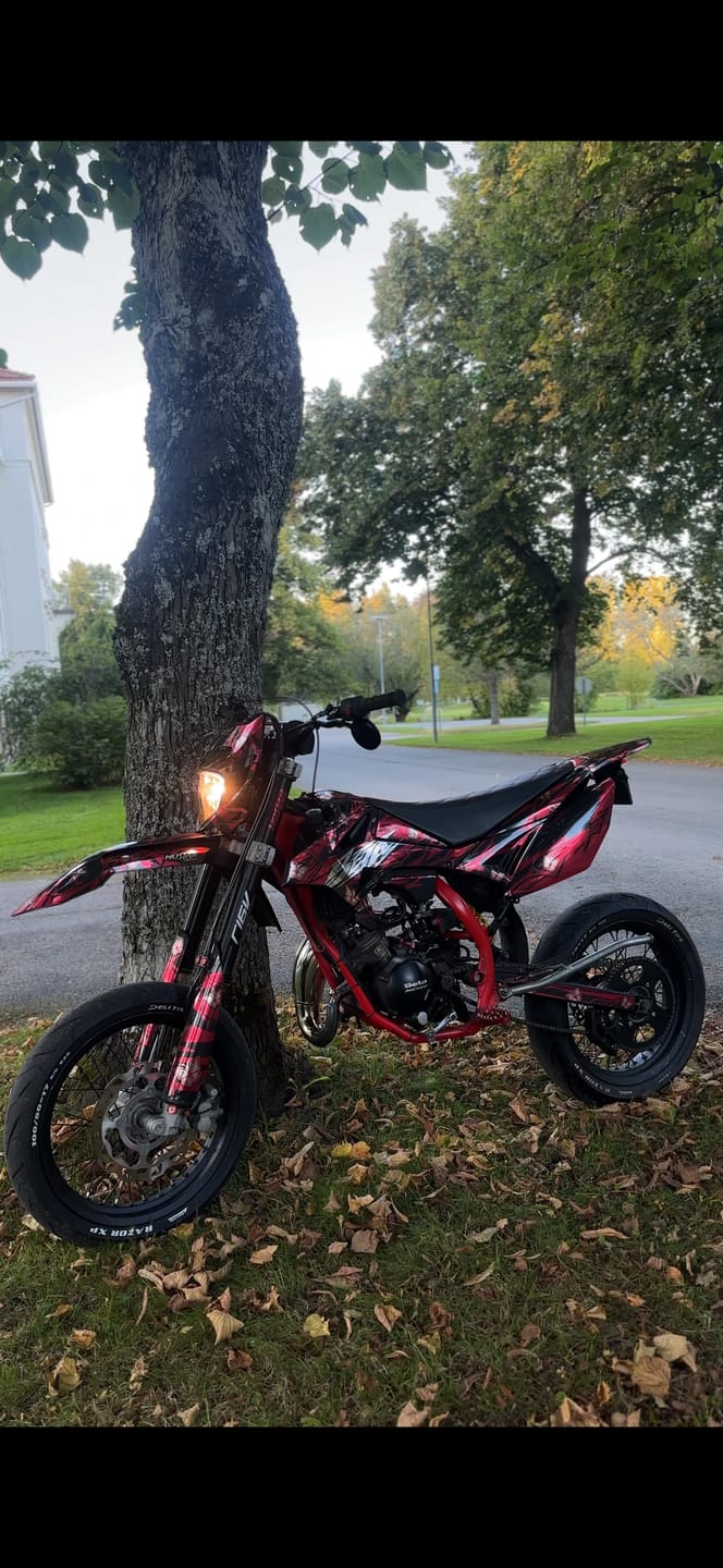 Customer photo review of Icy Thunder Graphics