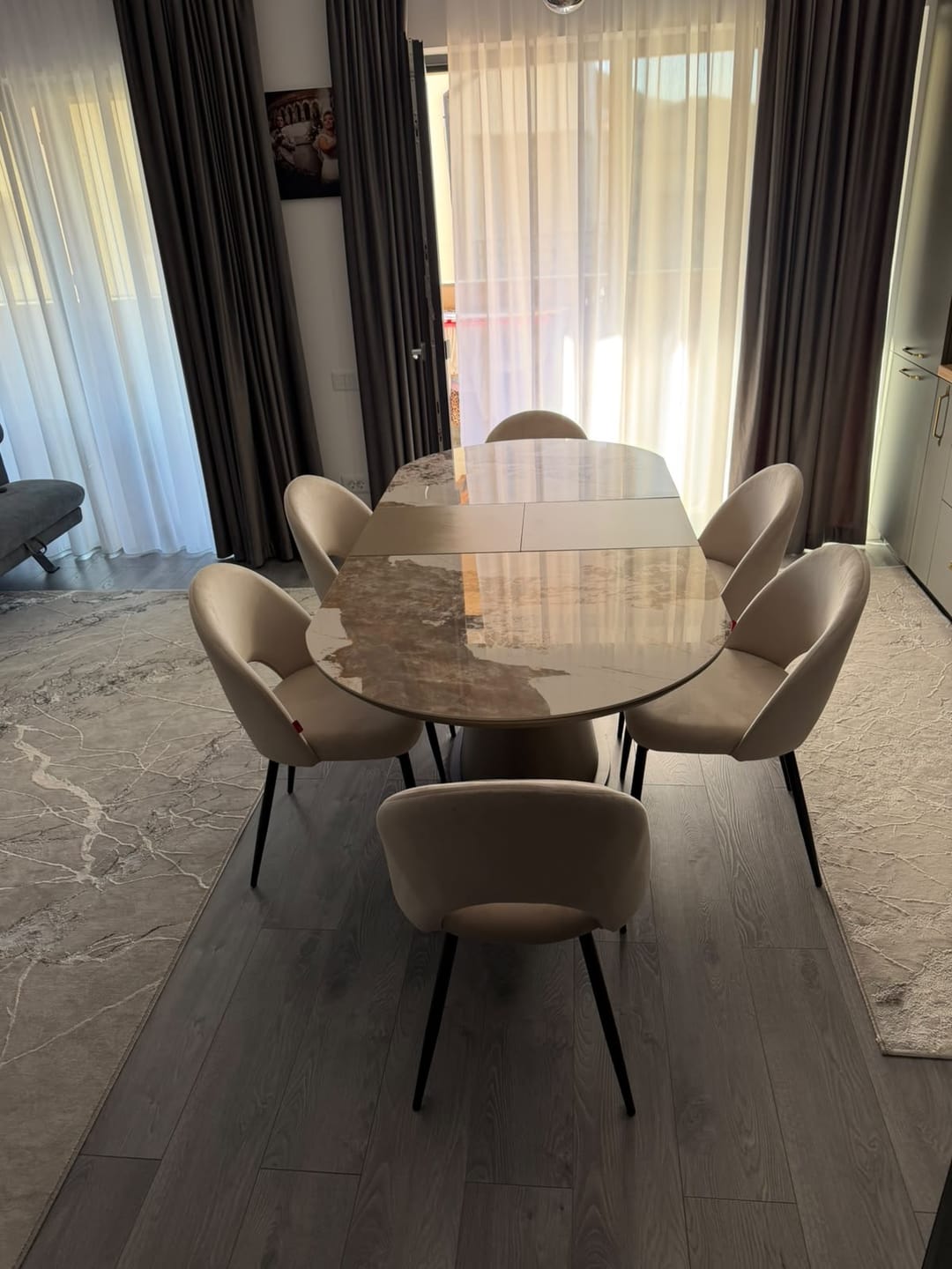 Customer photo review of Masa moderna extensibila ROBINSON, bej/cappuccino, ceramica, 160/200x90x76 cm