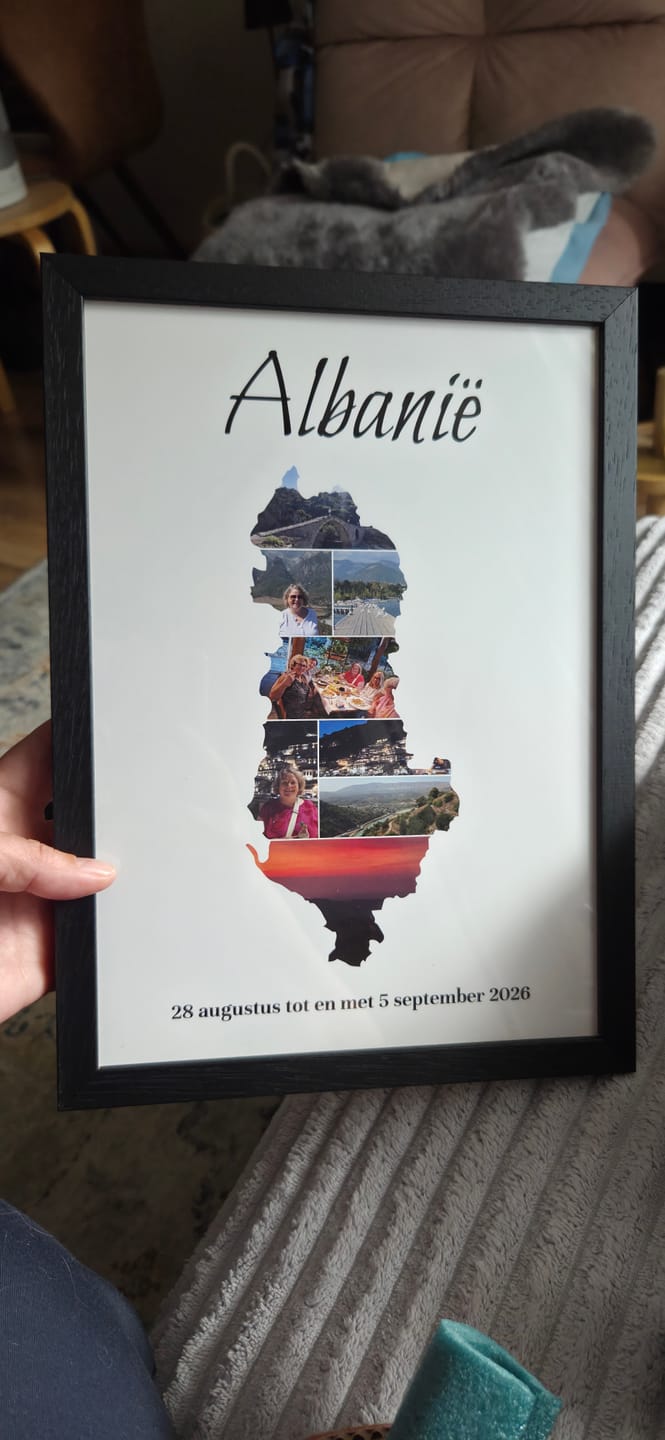 Customer photo review of Gepersonaliseerde reisposter - Foto collage in vorm van continent of land