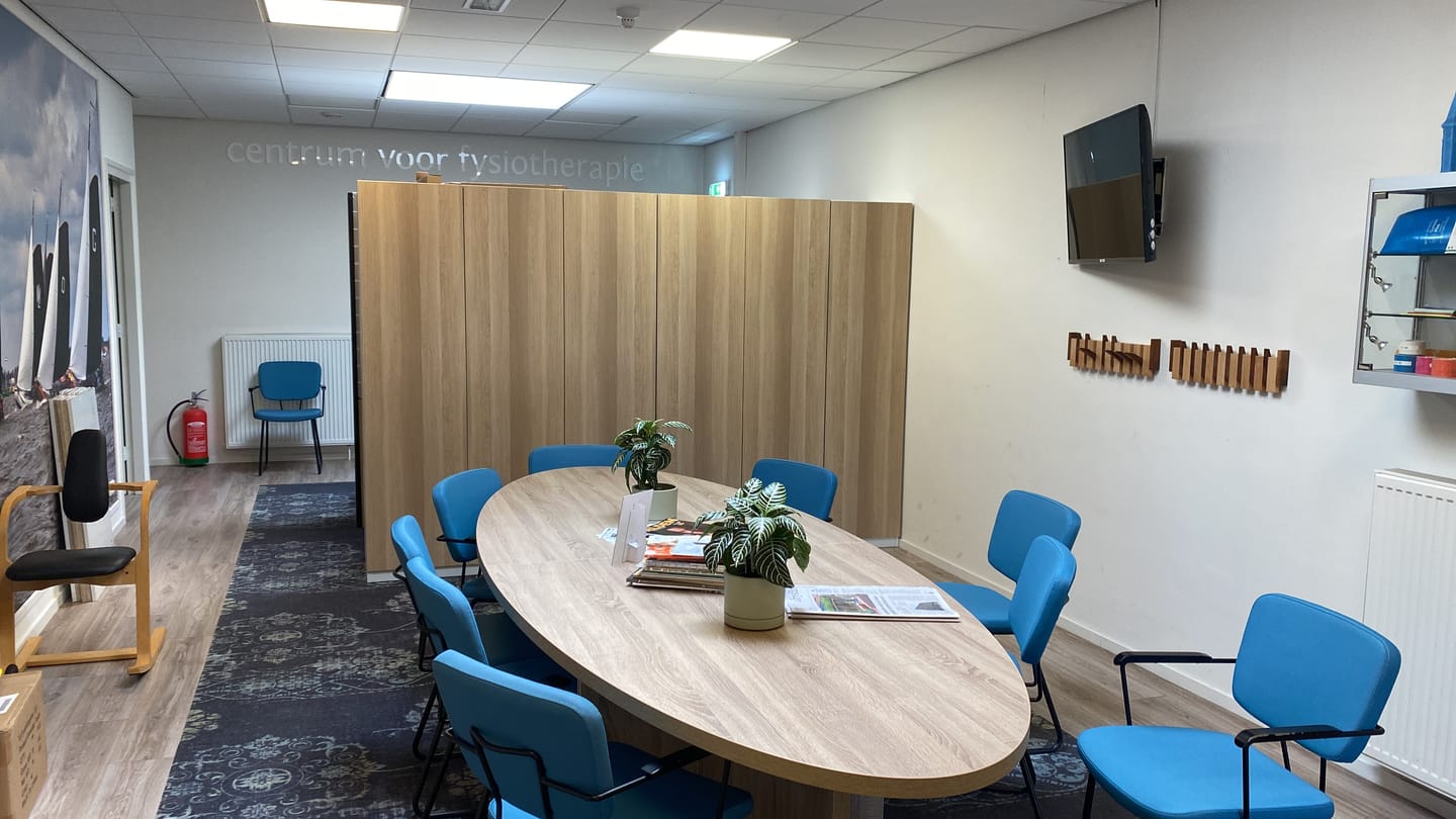 Customer photo review of Vergadertafel Manager-It Eclipse Ovaal Robson Eiken 320x120cm