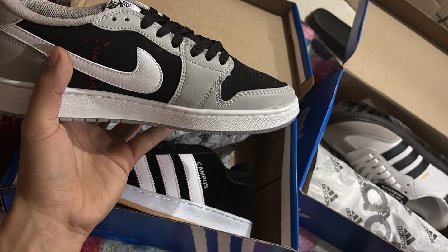 Customer photo review of Tenis 2000s Negro blanco
