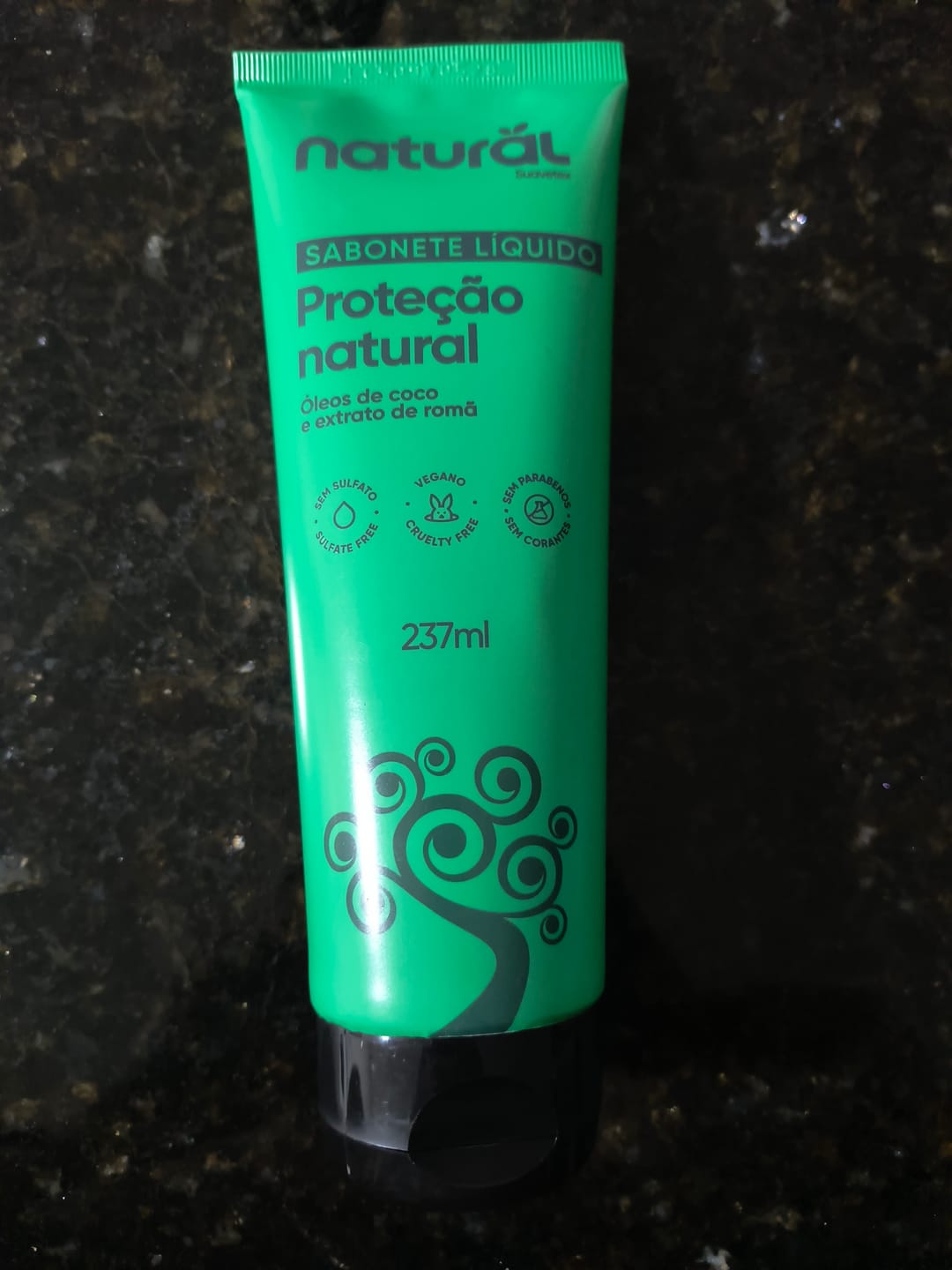 Customer photo review of Sabonete Líquido Natural com Óleo de Coco e Romã 237 ml