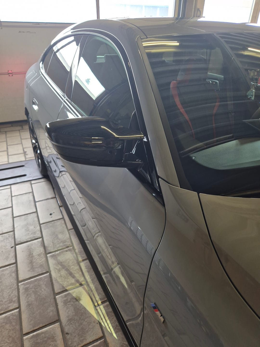 Customer photo review of BMW 2/3/4/5 Series G42/G20/G22/G26/G30 Gloss Black M-Style Mirror Covers (2017+)