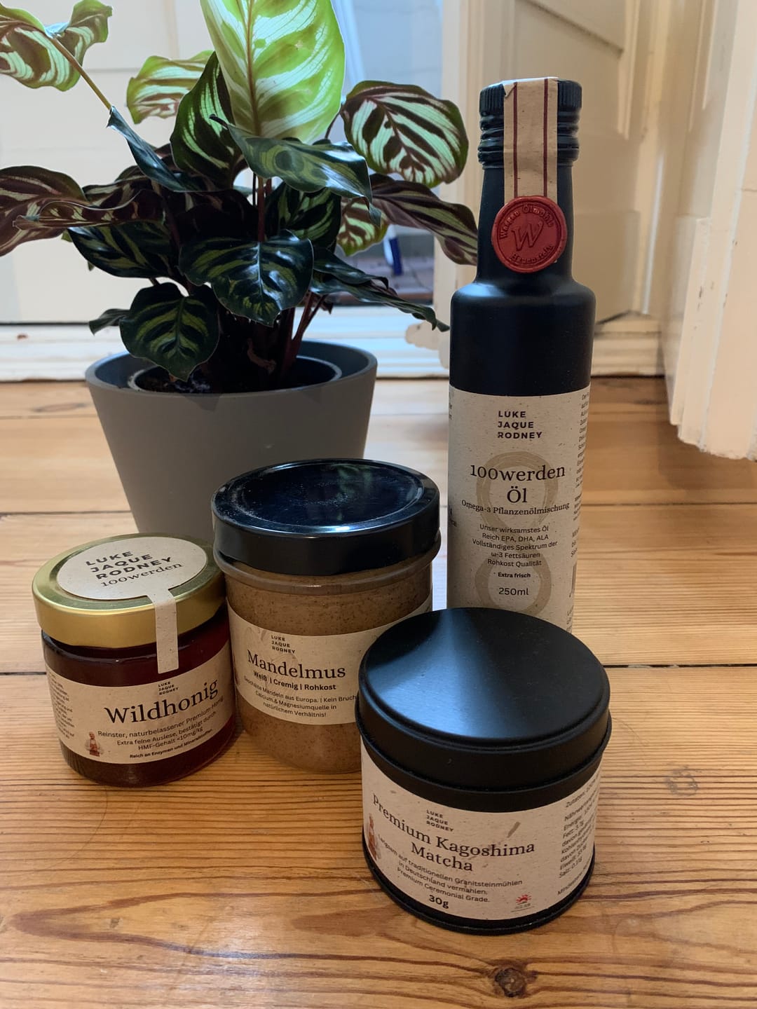 Customer photo review of Braunes Rohkost Mandelmus