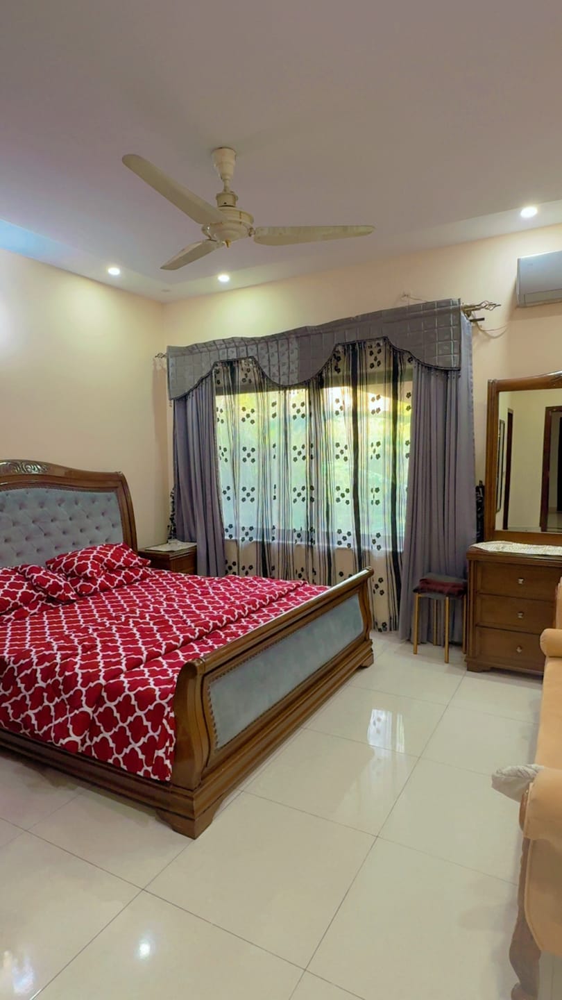 Customer photo review of RED PENDORA Comforter Set- 7 Pcs