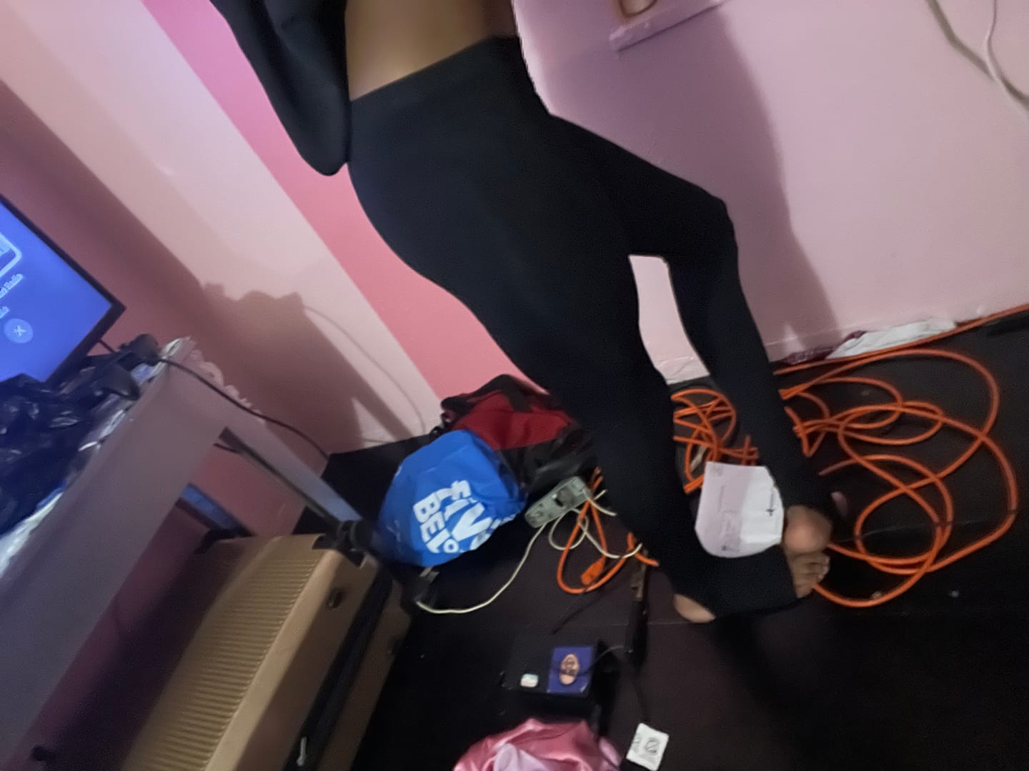 Customer photo review of Seamless LowRise Legging (Black)