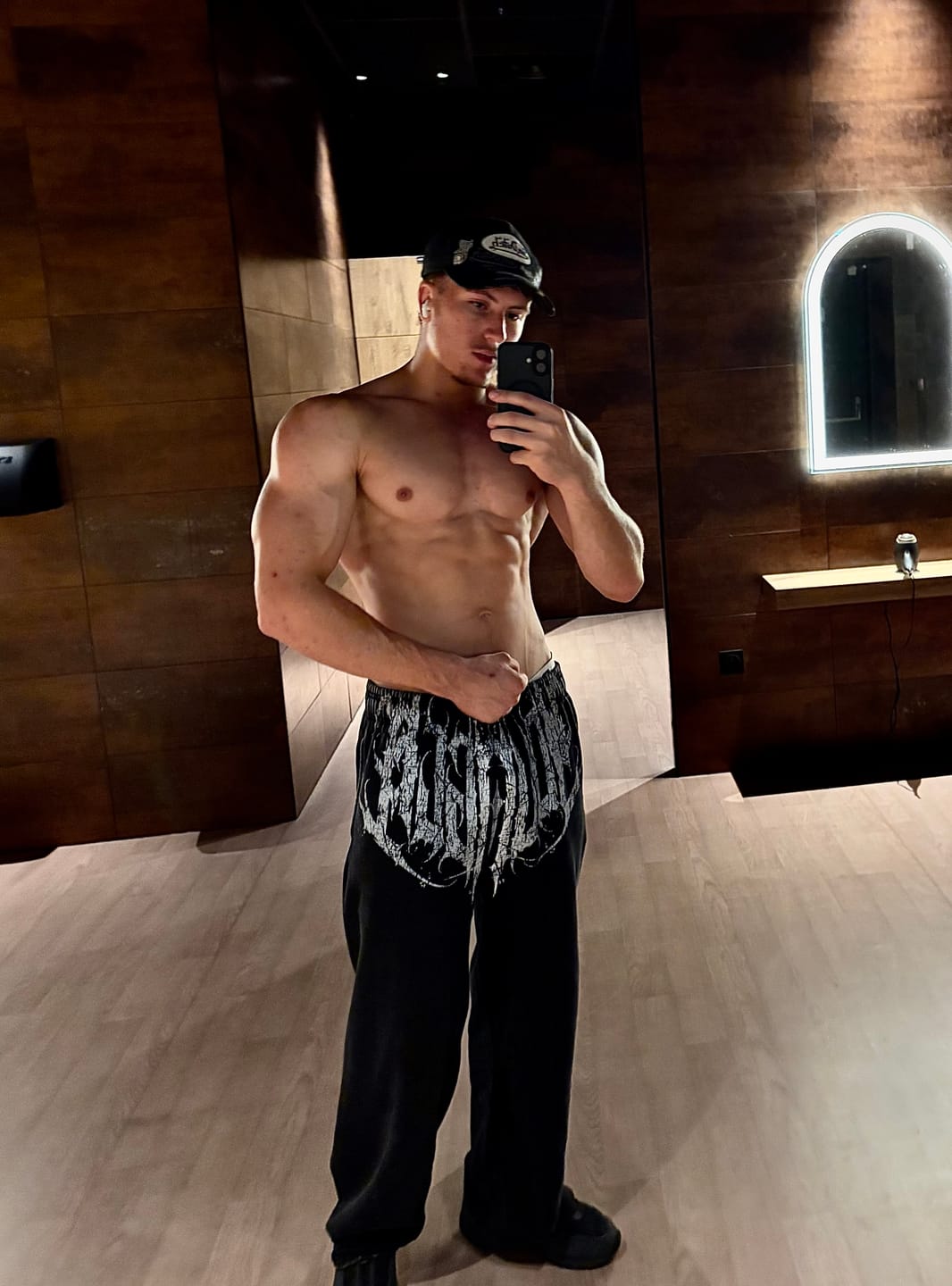 Customer photo review of 2079 - Dark Wave Joggers