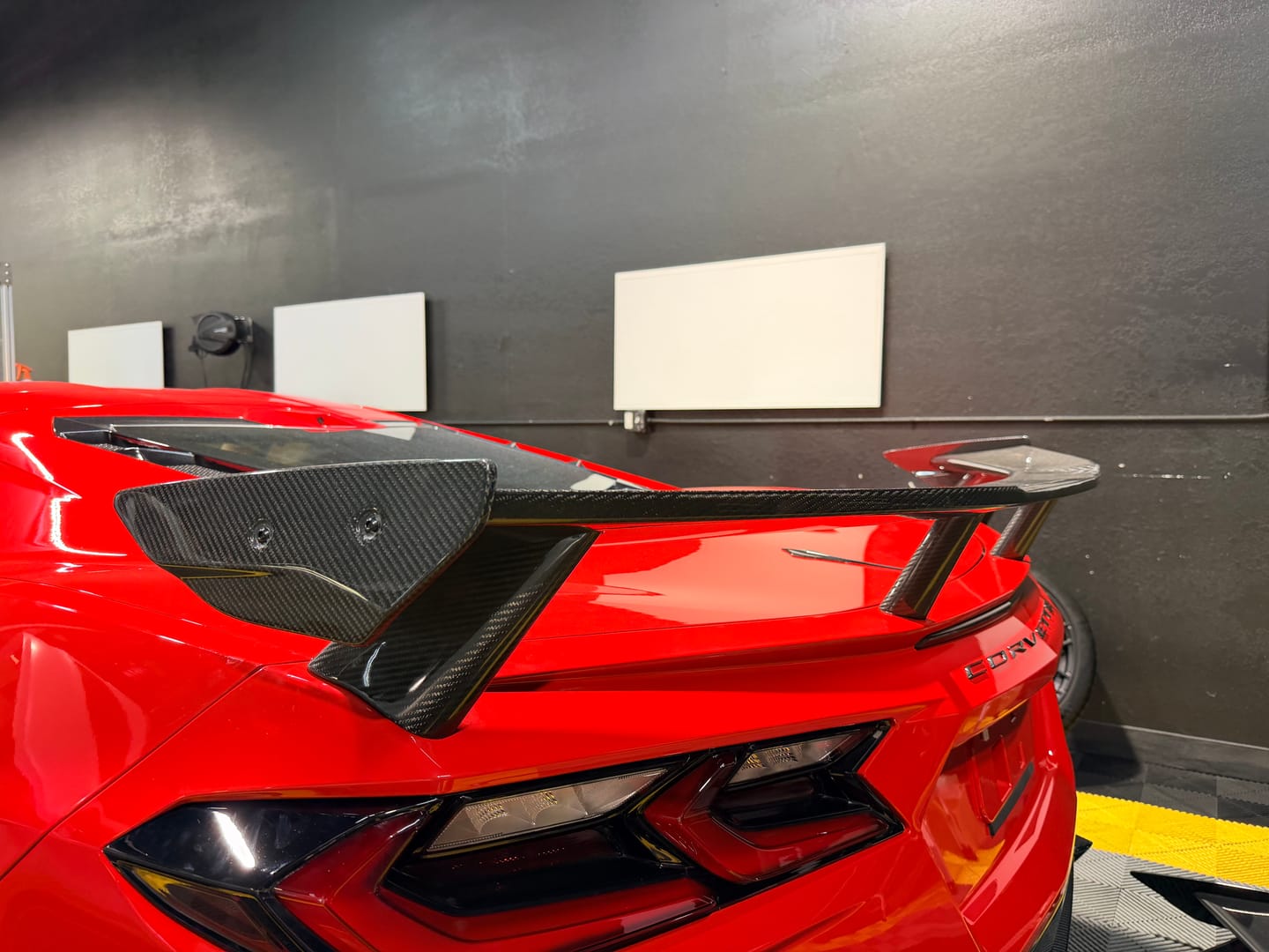 Customer photo review of 5VM Package Corvette C8 Stingray DRY CARBON FIBER Rear Spoiler