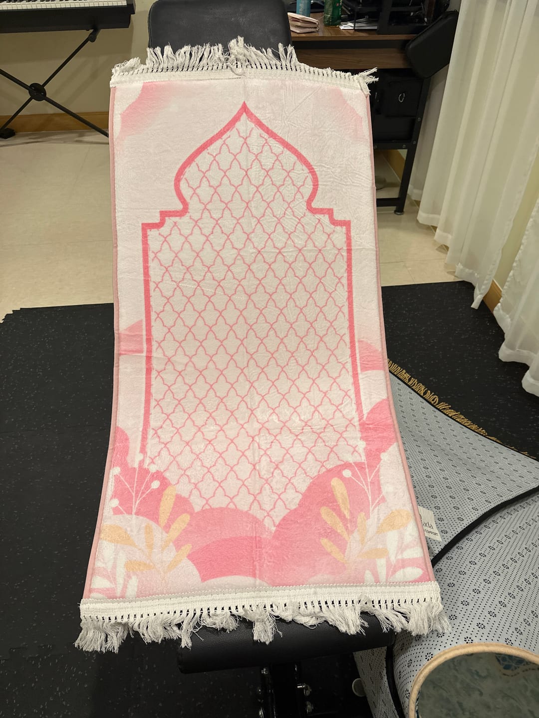 Customer photo review of Pink Dua Kids Padded Prayer Mat