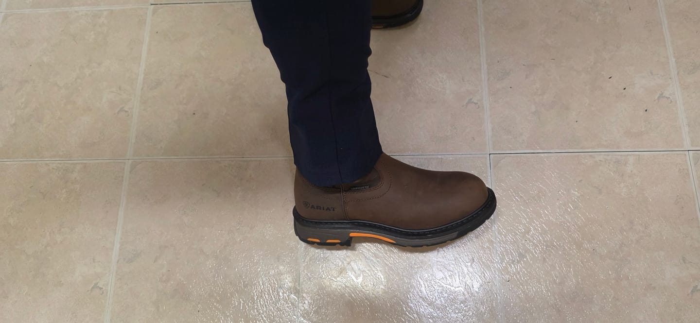 Customer photo review of Ariat Men's Workhog H2O Waterproof Safety Toe Work Boots 10001200