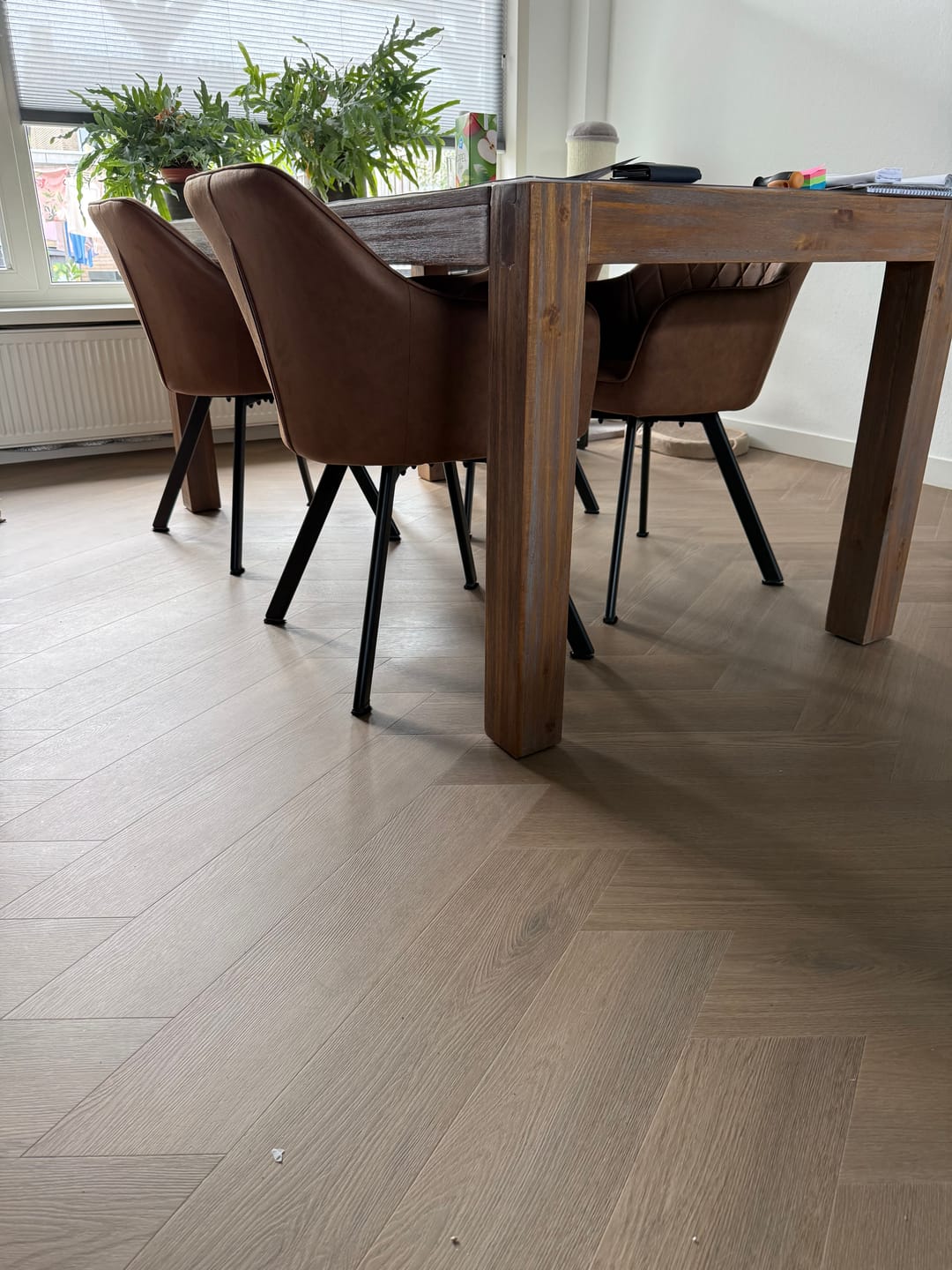 Customer photo review of Brione Draaibare Eetkamerstoel - Taupe