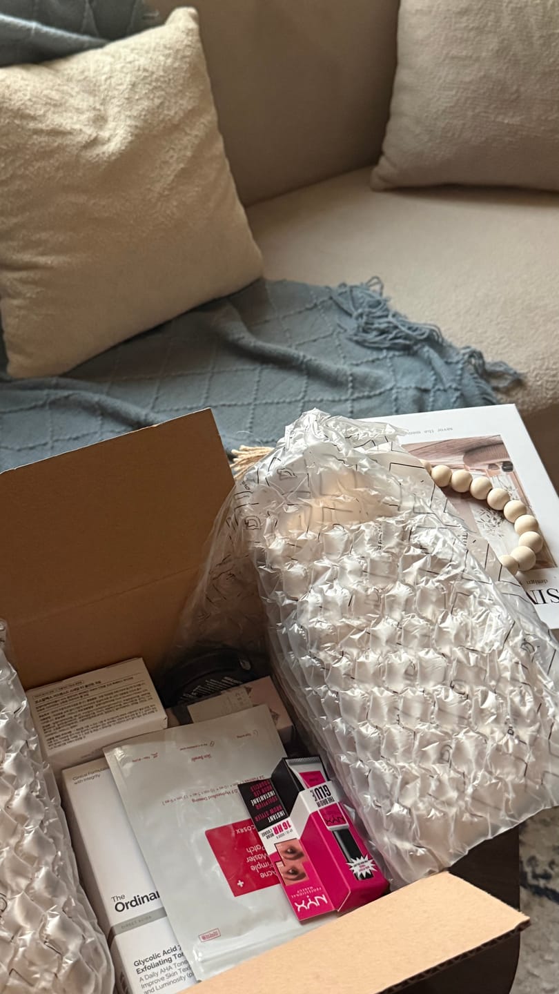Customer photo review of حقيبة مستحضرات التجميل الشفافة المقاومة للماء - أسود