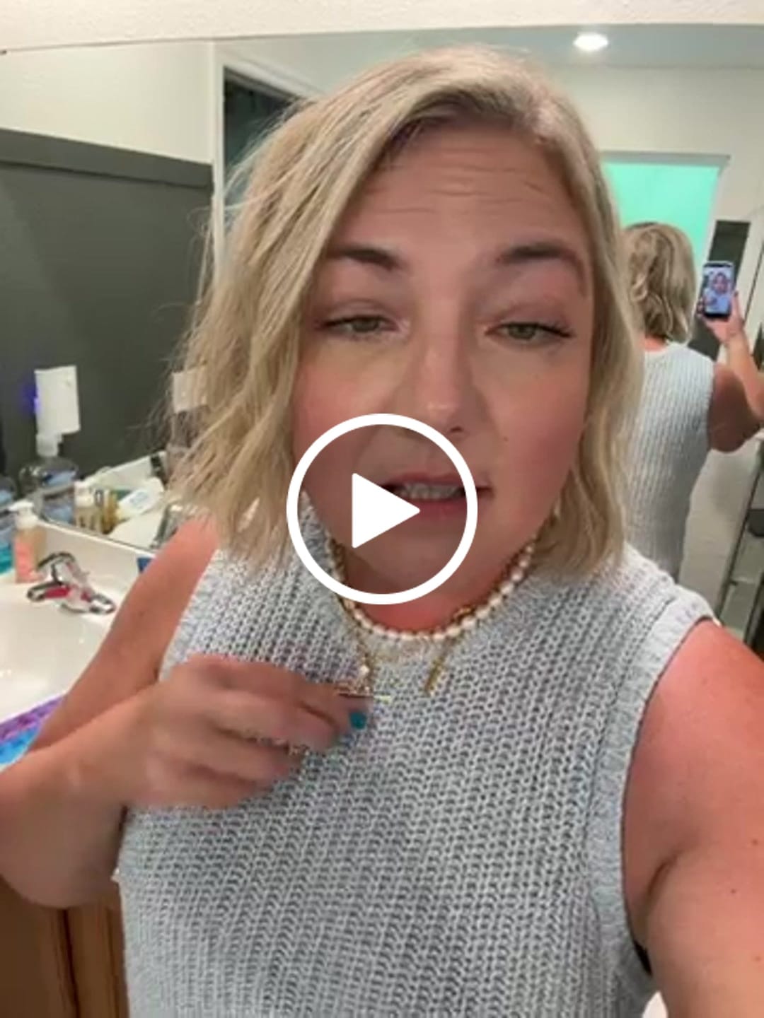 Customer video review of The Manhattan Pearl & T-Bar Necklace Set