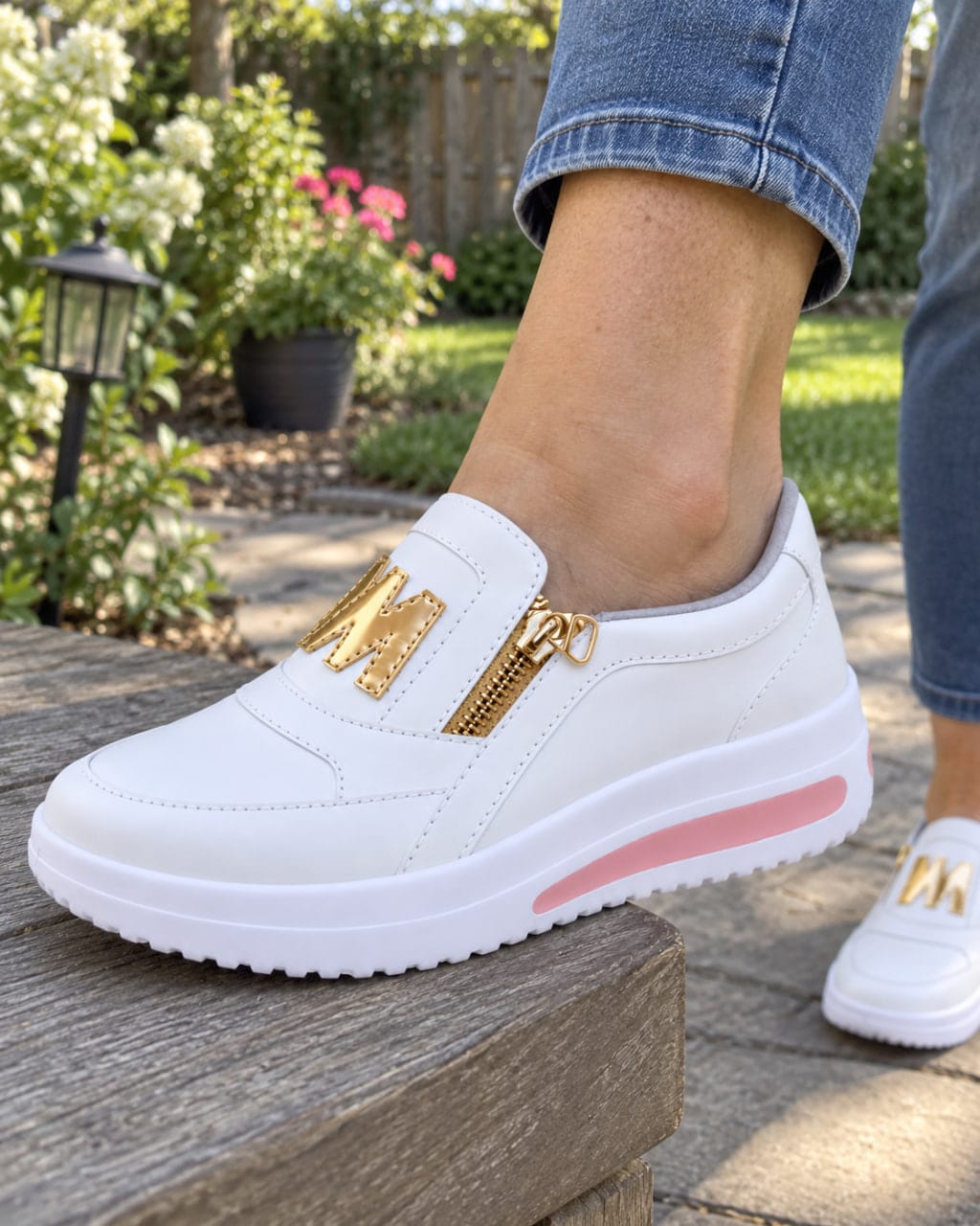 Customer photo review of Tênis Ortopédico Feminino OrtoMila