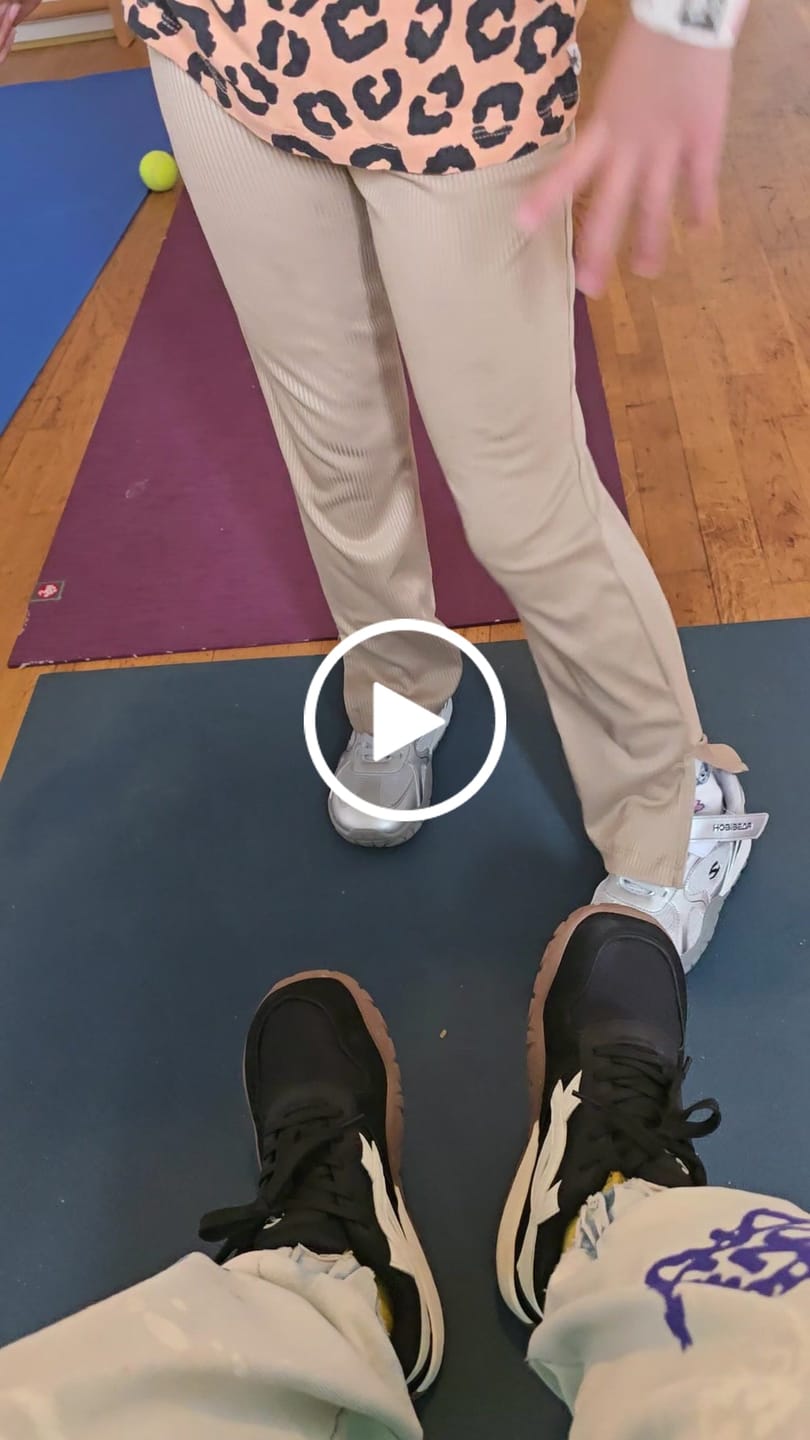 Customer video review of Hareball - Wide Toe Sneakers