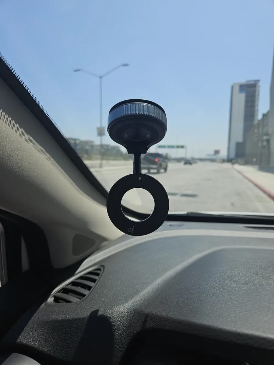 Customer photo review of 🧲 Soporte Magnético SmartHold Pro®