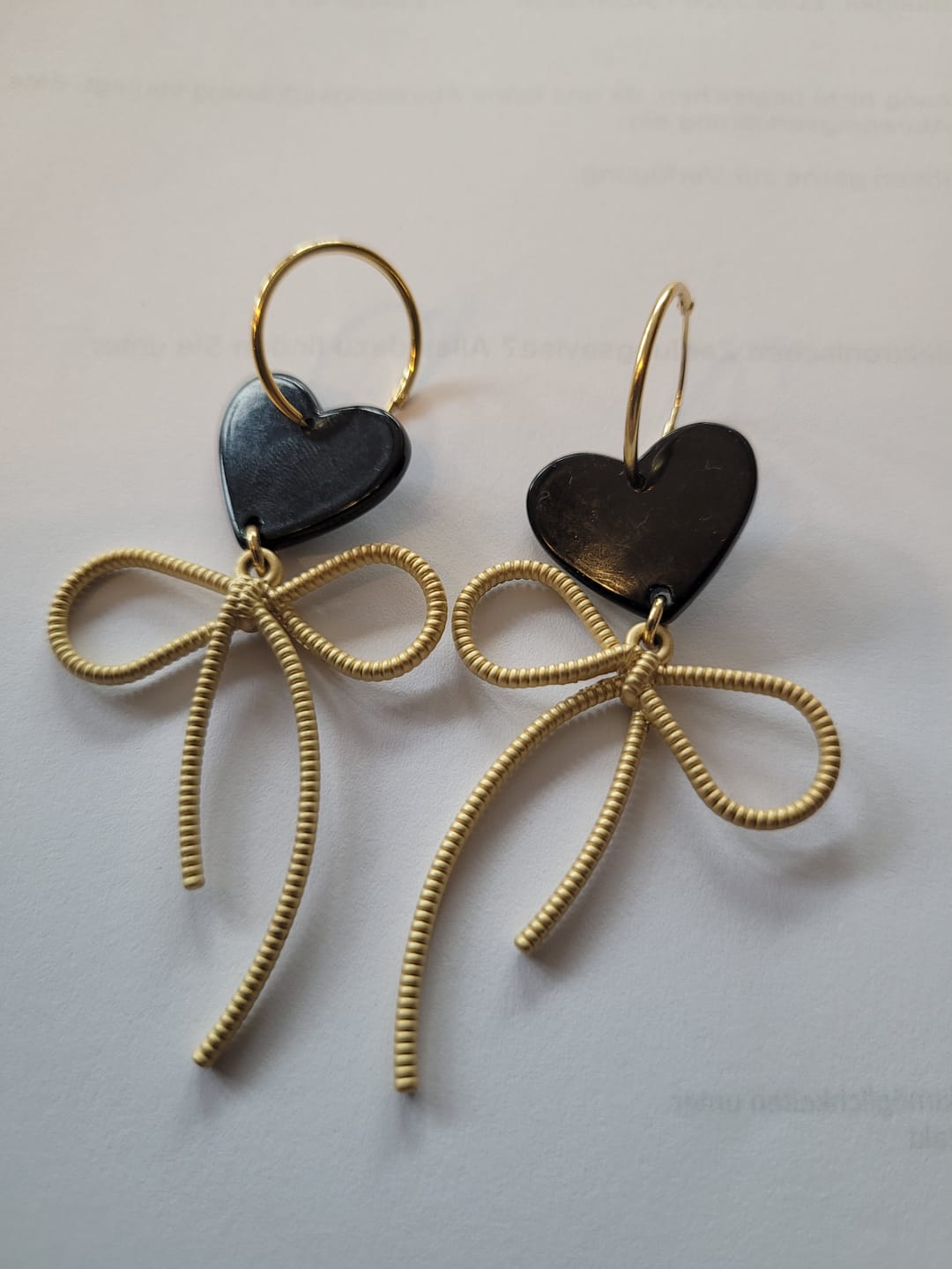 Customer photo review of Statement Schleifenohrringe *HEART BOW*