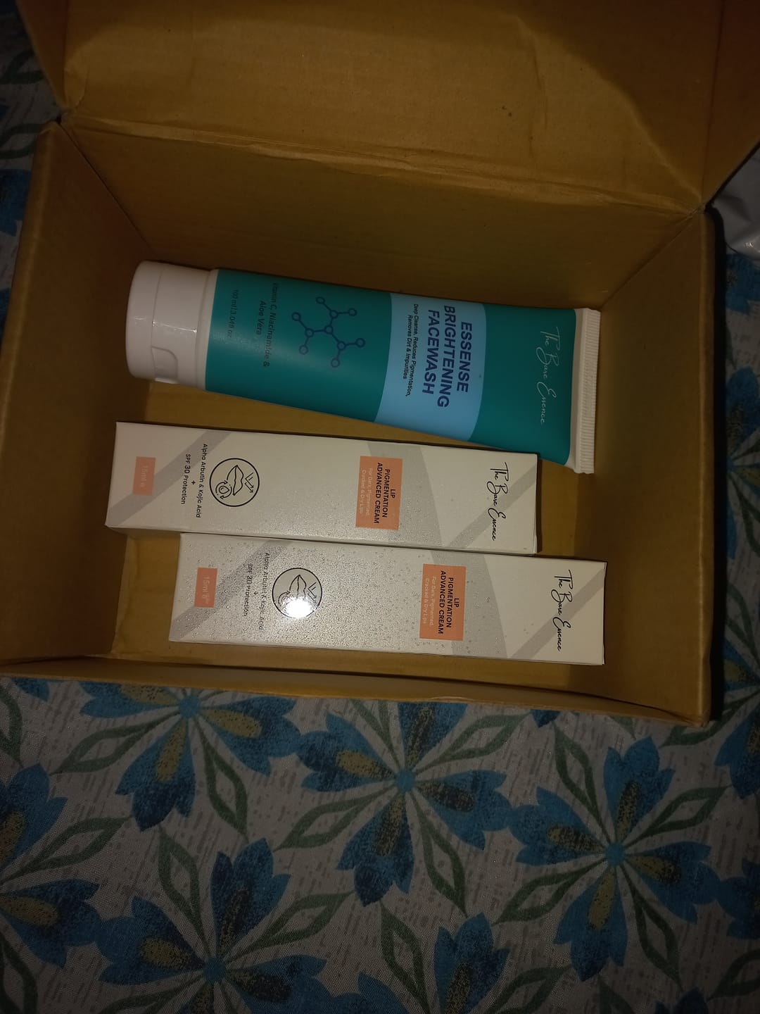 Customer photo review of Pack of 2 Lip Cream + FREE Facewash