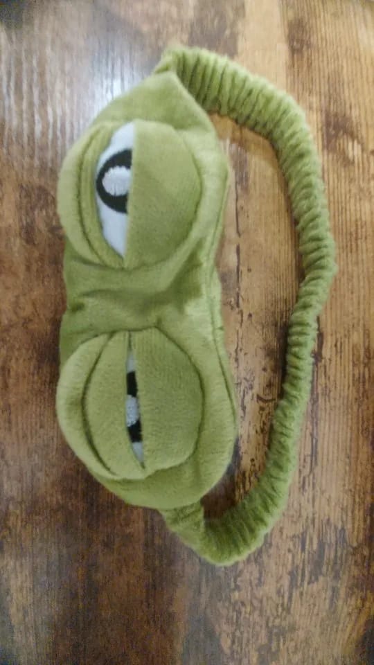 Customer photo review of Froggy's Ribbit Sleep Mask