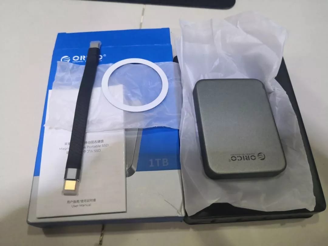 Customer photo review of ORICO k20 Magnetic Portable SSD (32GB - 2TB)