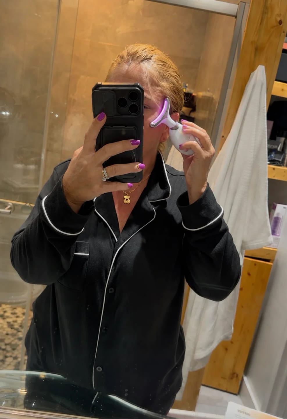 Customer photo review of Masajeador Facial LED Auvran™