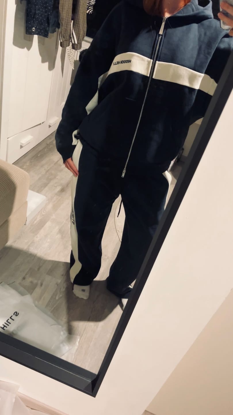 Customer photo review of CONTRAST PANEL ZIP HOODIE NAVY