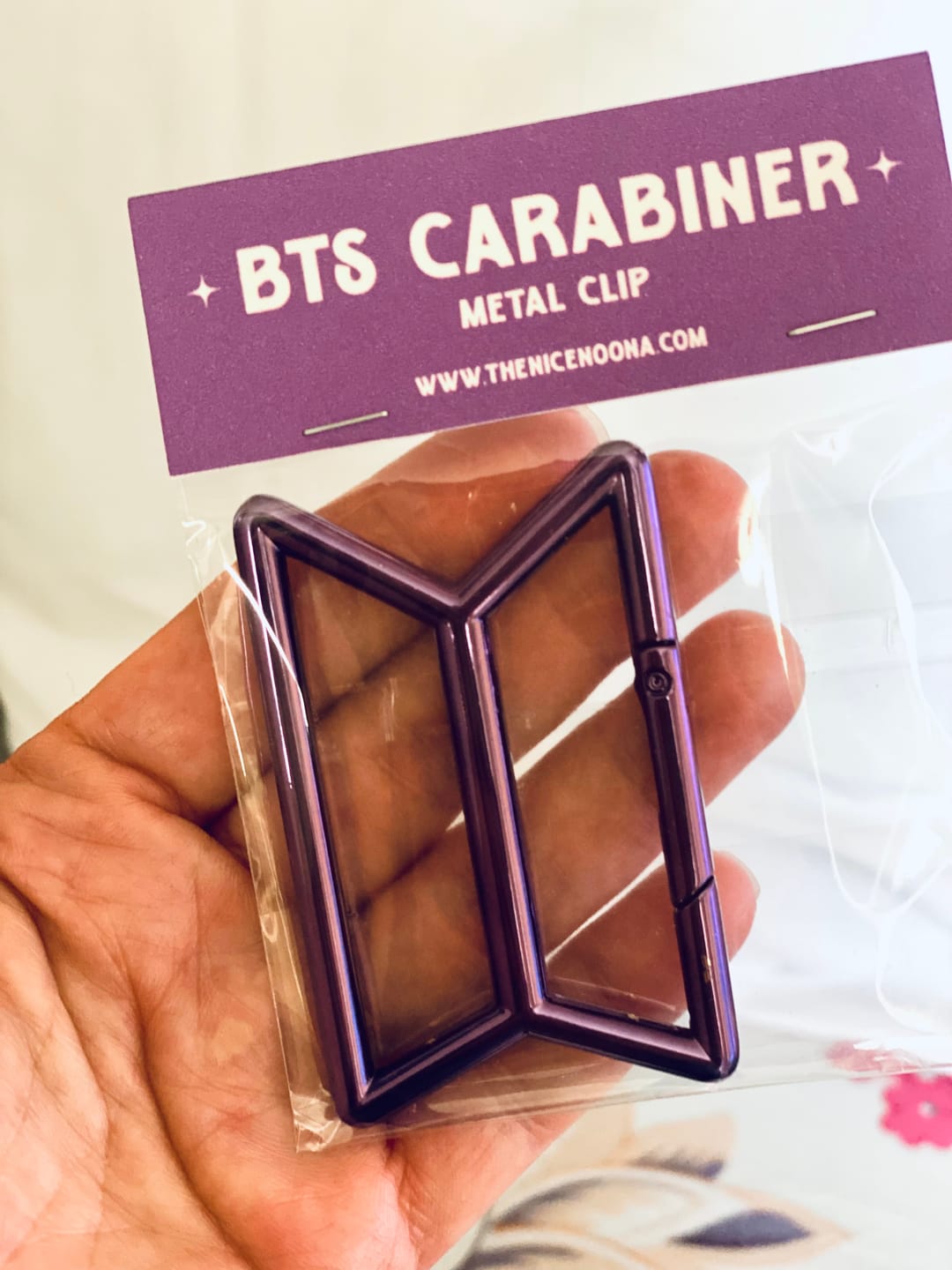 Customer photo review of BTS Bora Metal Carabiner Keychain Clip