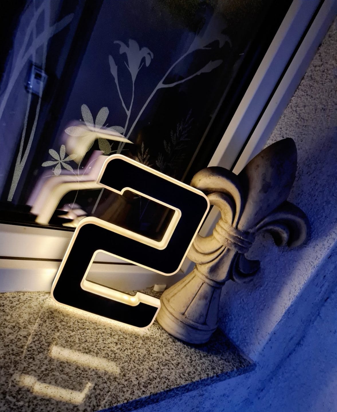 Customer photo review of SolarZahl | Beleuchtete Hausnummer Solar