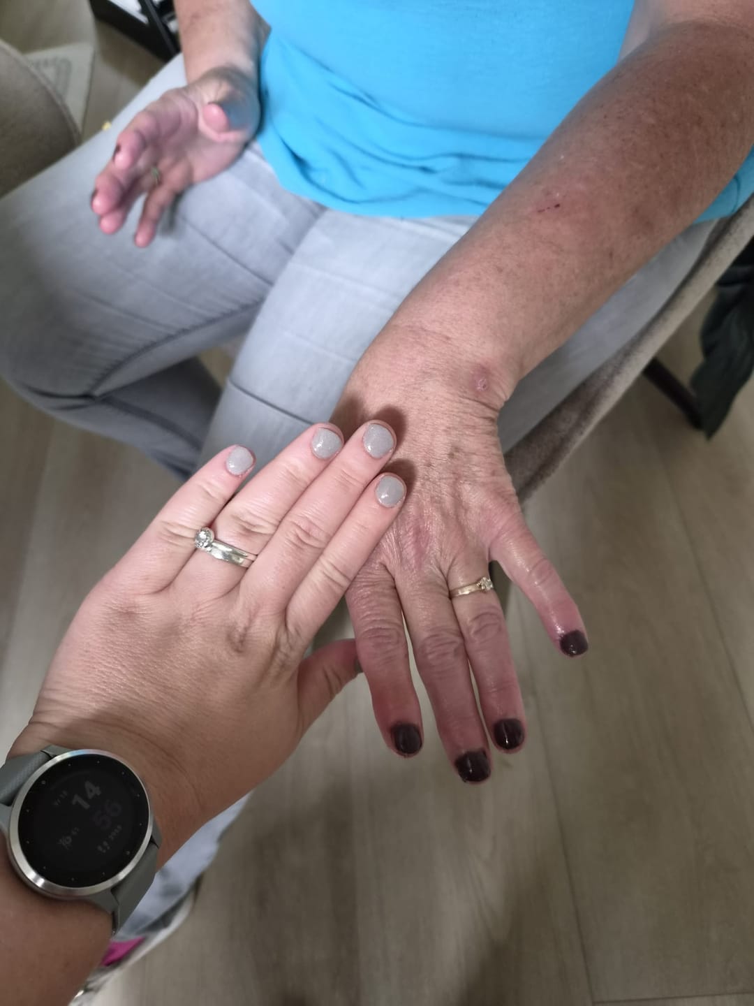 Customer photo review of Autumn Tea Gold Dipping Powder