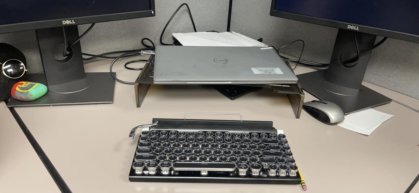 Customer photo review of TW1867 Retro typewriter keyboard black