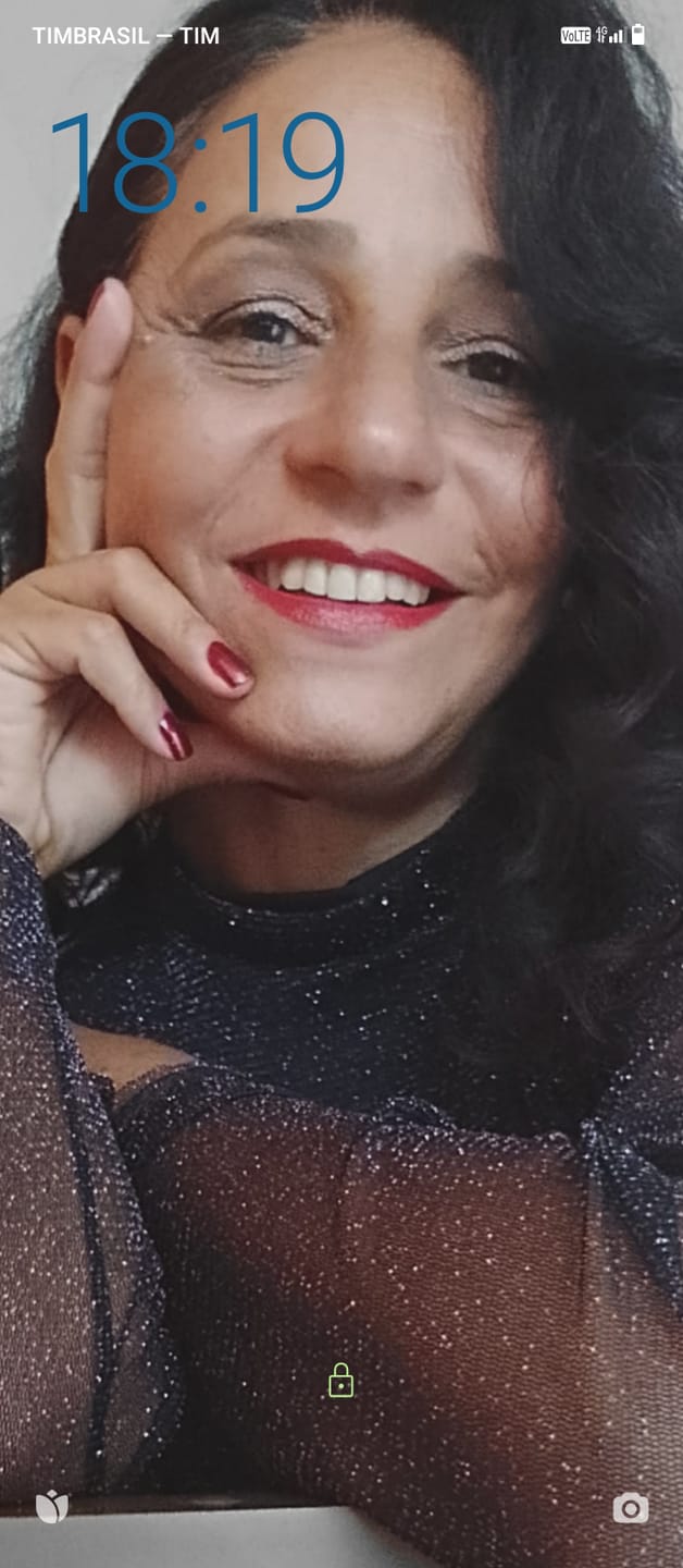 Customer photo review of Lace Front Humana HD Núbia Castanho Escuro 35cm - Repartição Livre 13x4