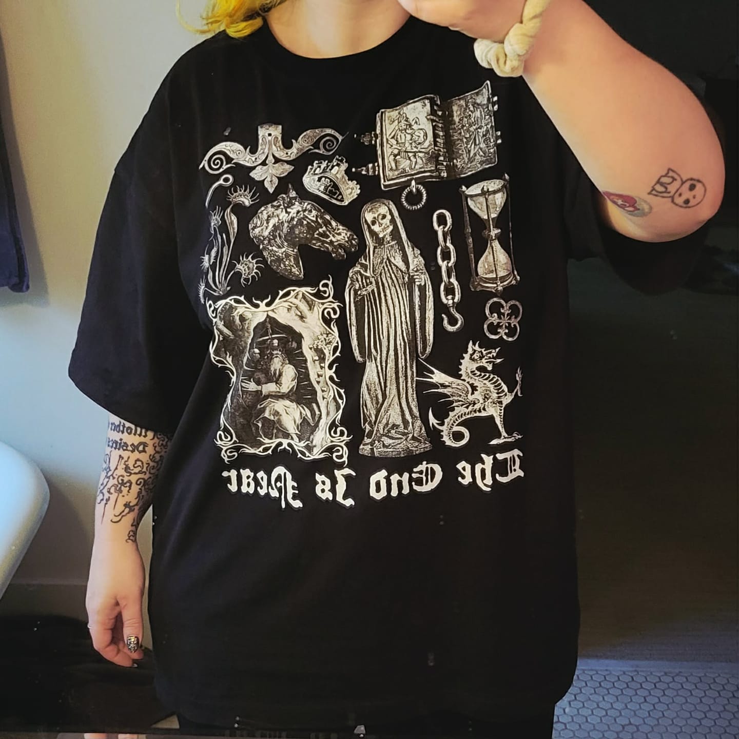 Customer photo review of Omens Oversized Tee