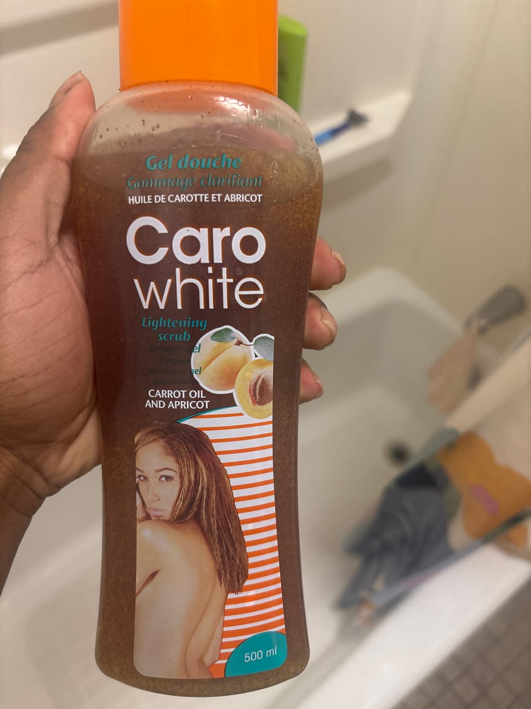 Customer photo review of Caro White Scrub Body Wash 500 ml