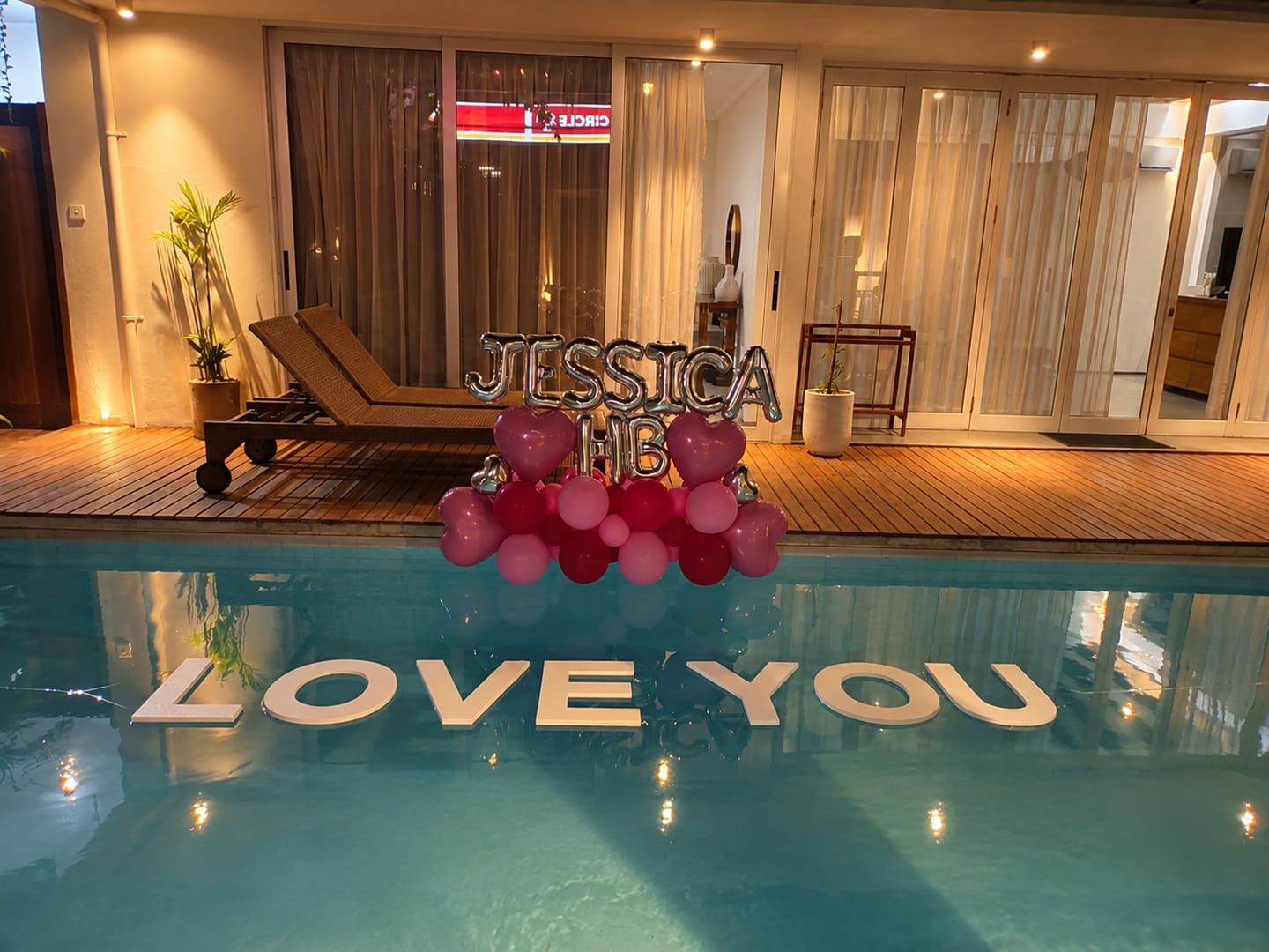 Customer photo review of 🎈 Pool Balloon Decoration Setup