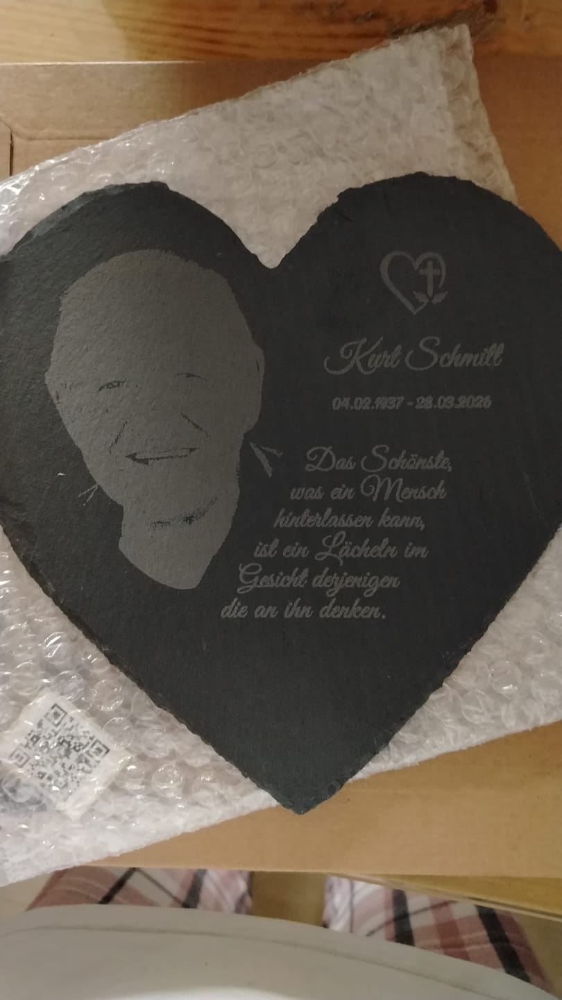 Customer photo review of Liebe hört nicht auf - Personalisiertes Schieferherz als Andenken an geliebte Verstorbene