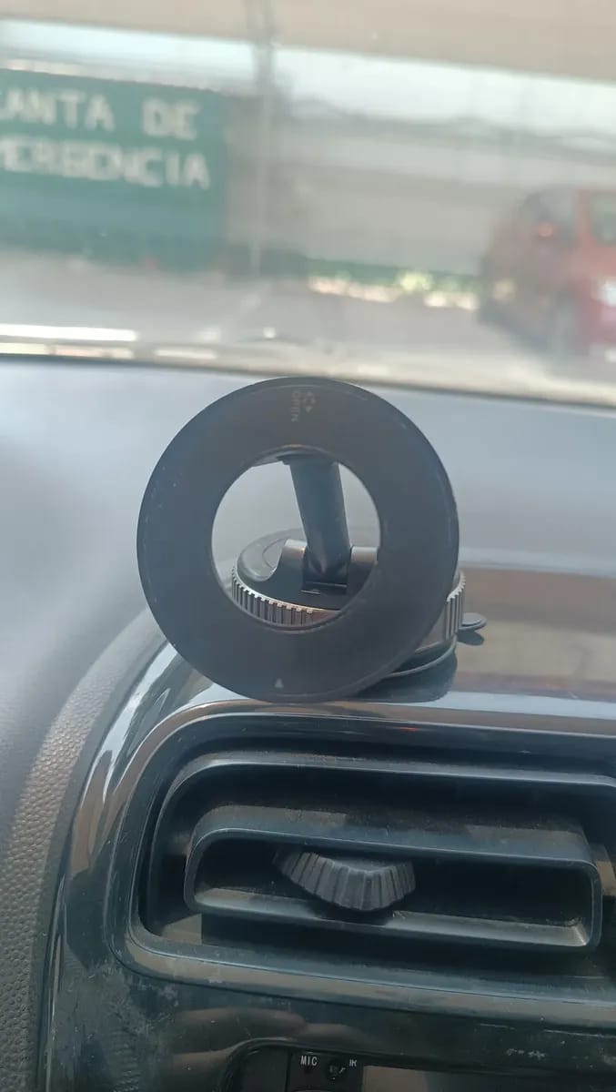 Customer photo review of 🧲 Soporte Magnético SmartHold Pro®