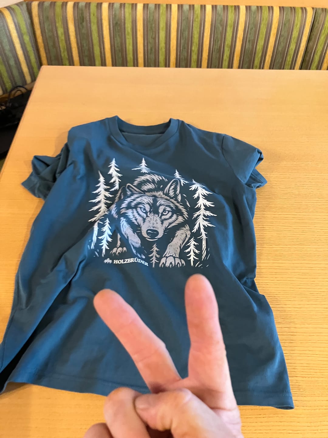 Customer photo review of Grauwolf - Bio Herren Shirt