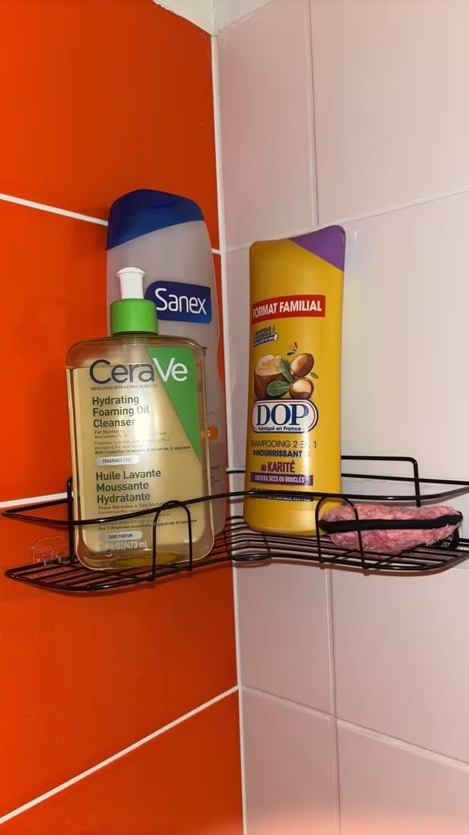 Customer photo review of EckoShelf | Duschablage Ecke ohne Bohren