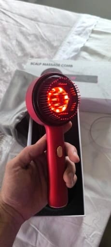 Customer photo review of Estimulador de cabello con luz roja