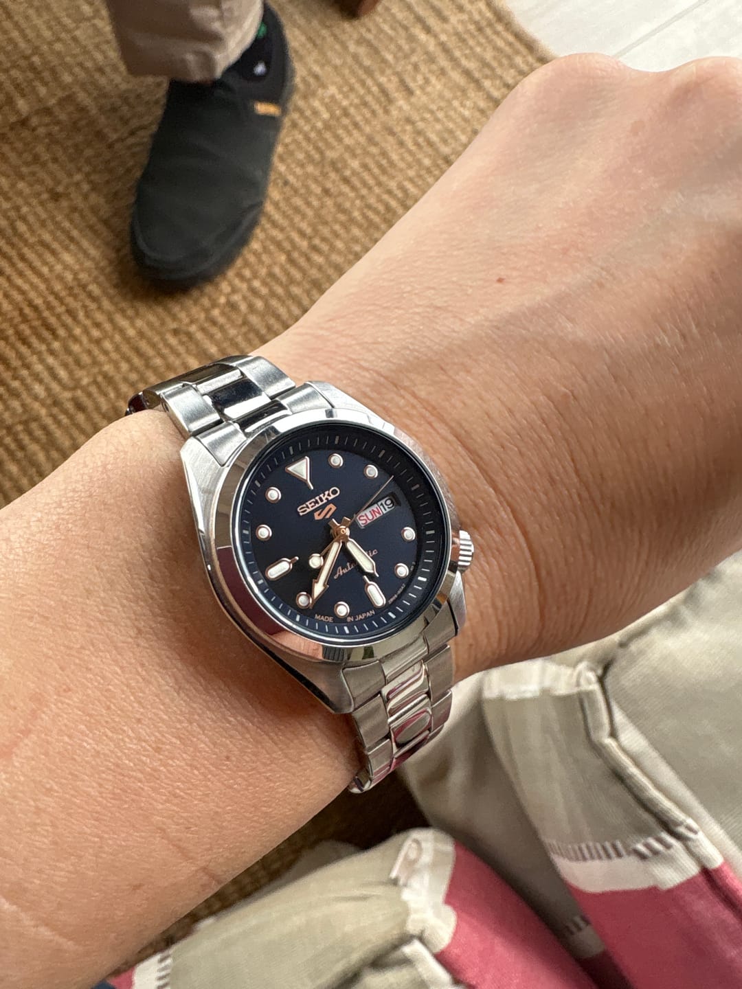 Customer photo review of Reloj Seiko 5 Análogo Femenino SRE003 Metálico Made in Japan 28mm