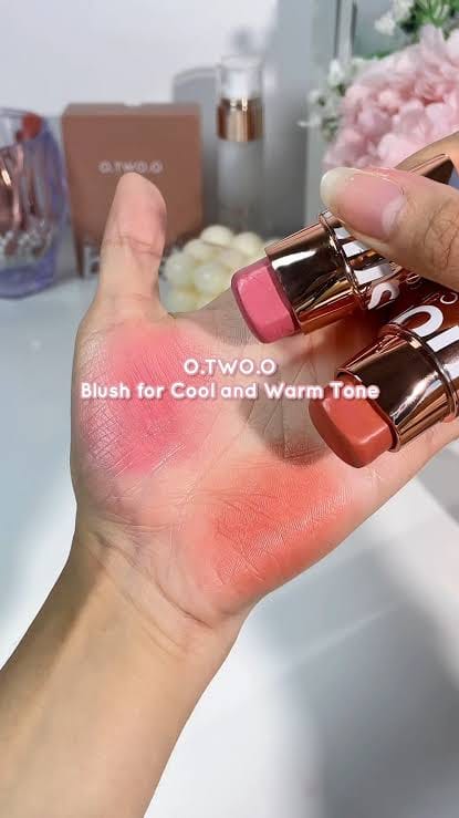 Customer photo review of O.TWO.O GLOW COLOR BOUNCE MOUSSE BLUSH