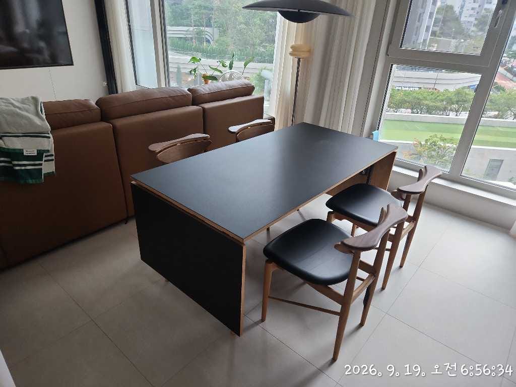 Customer photo review of THE NYHAVN DINING TABLE