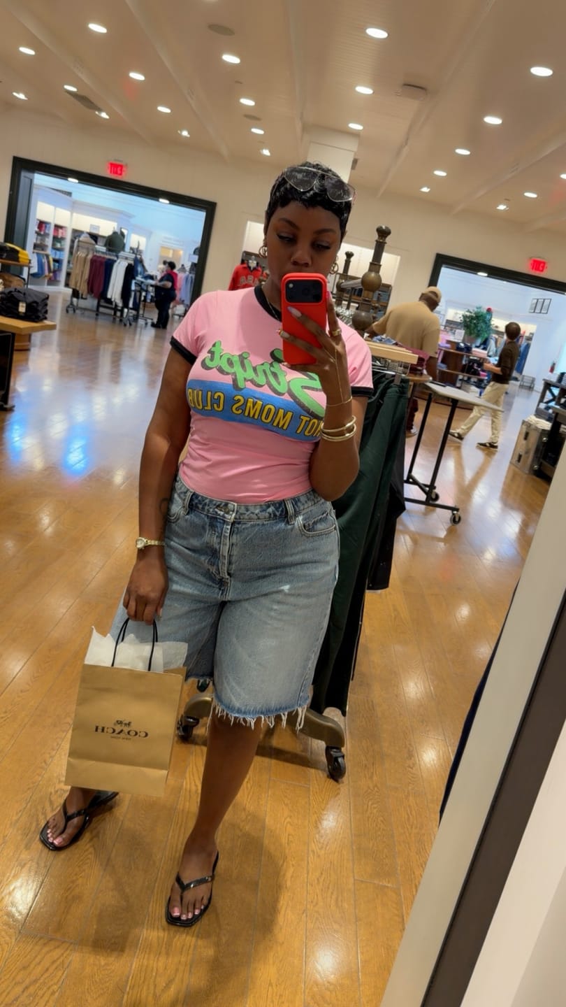 Customer photo review of HOT MOMS CLUB RINGER