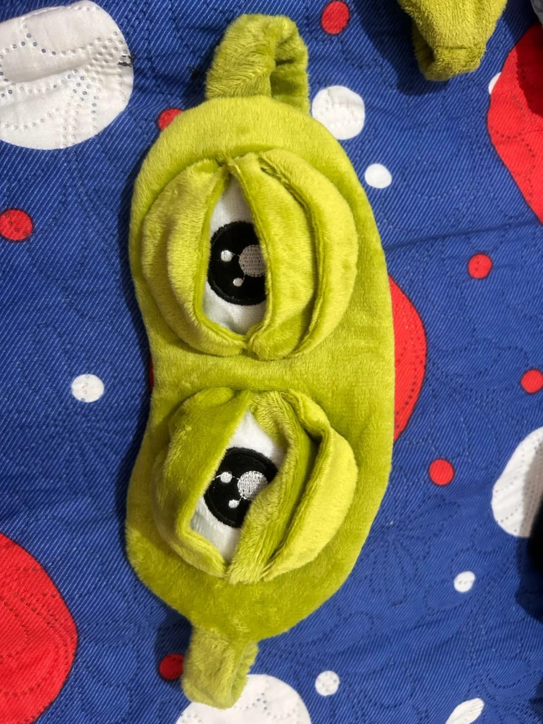 Customer photo review of Froggy's Ribbit Sleep Mask