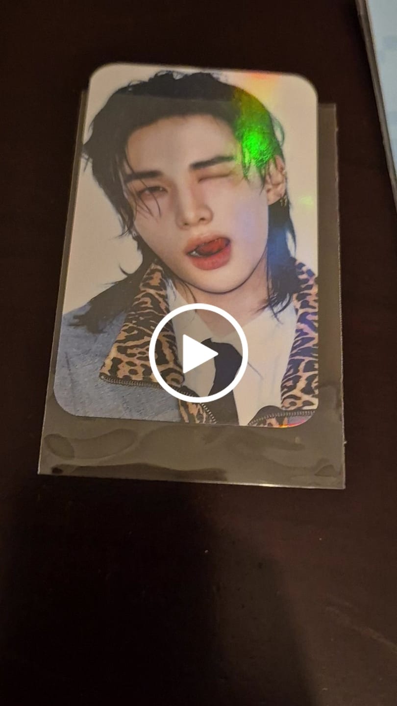 Customer video review of Stray Kids [SKZOO EVERYWHERE ALL AROUND THE WORLD in SEOUL] POP-UP STORE (MD1)