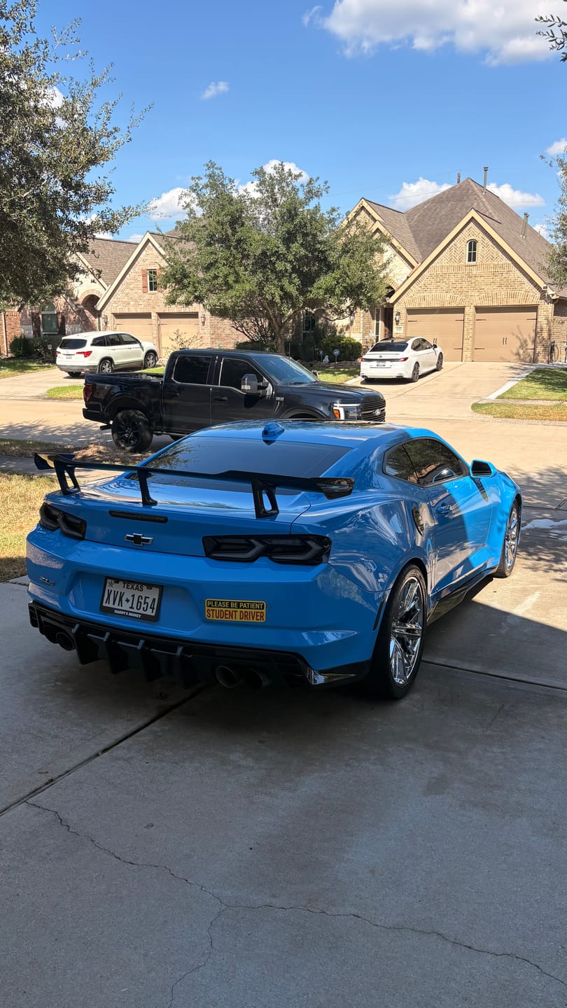 Customer photo review of 2017-2025 Chevy Camaro ZL1 / ZL1 1LE EVO Diffuser W/ Smokey Reflectors Gloss Black